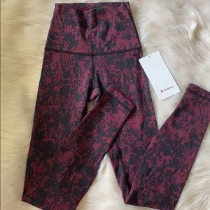 Lululemon Wunder Under a super HR Tight Size 2